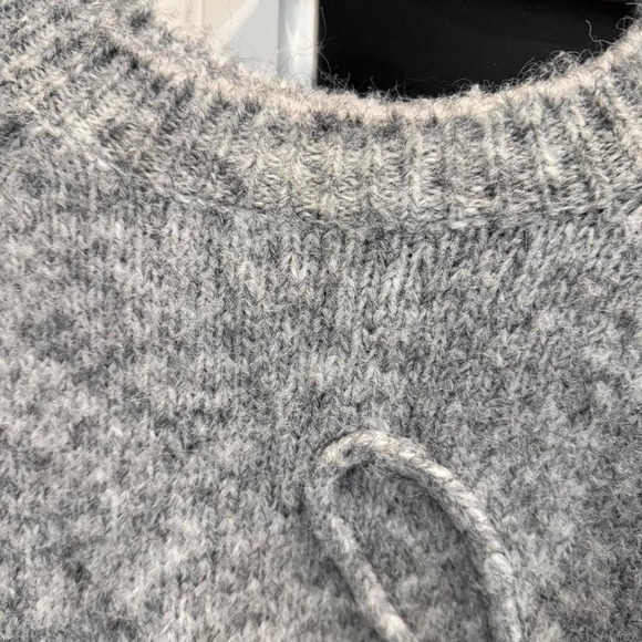 Grey American‎ Eagle cropped sweater - Picture 4 of 8